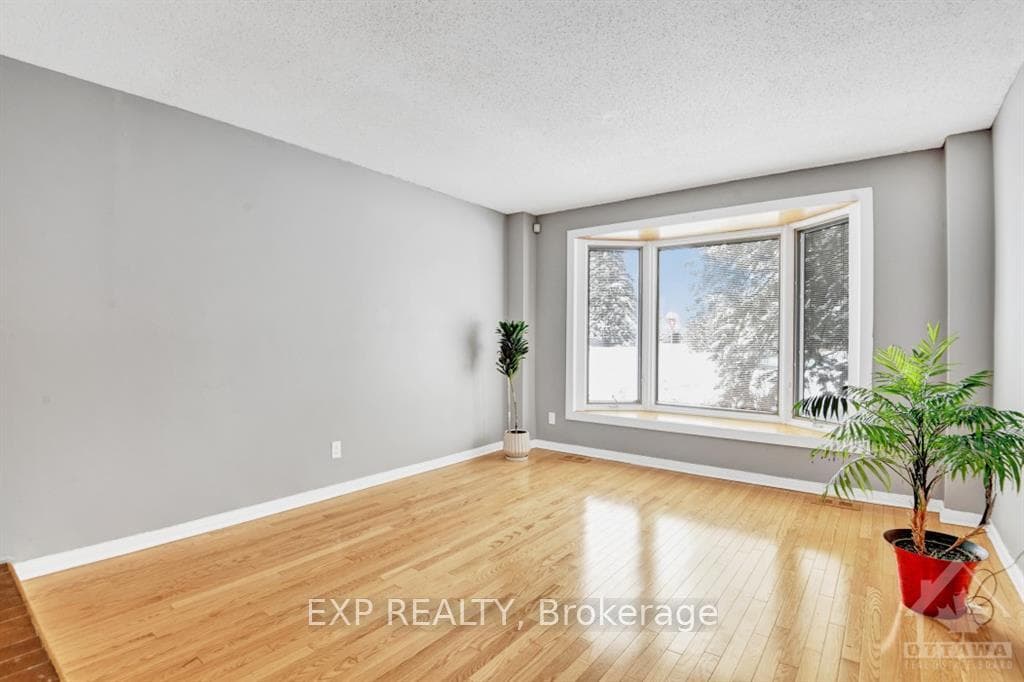 52 VENTNOR Way photo 4