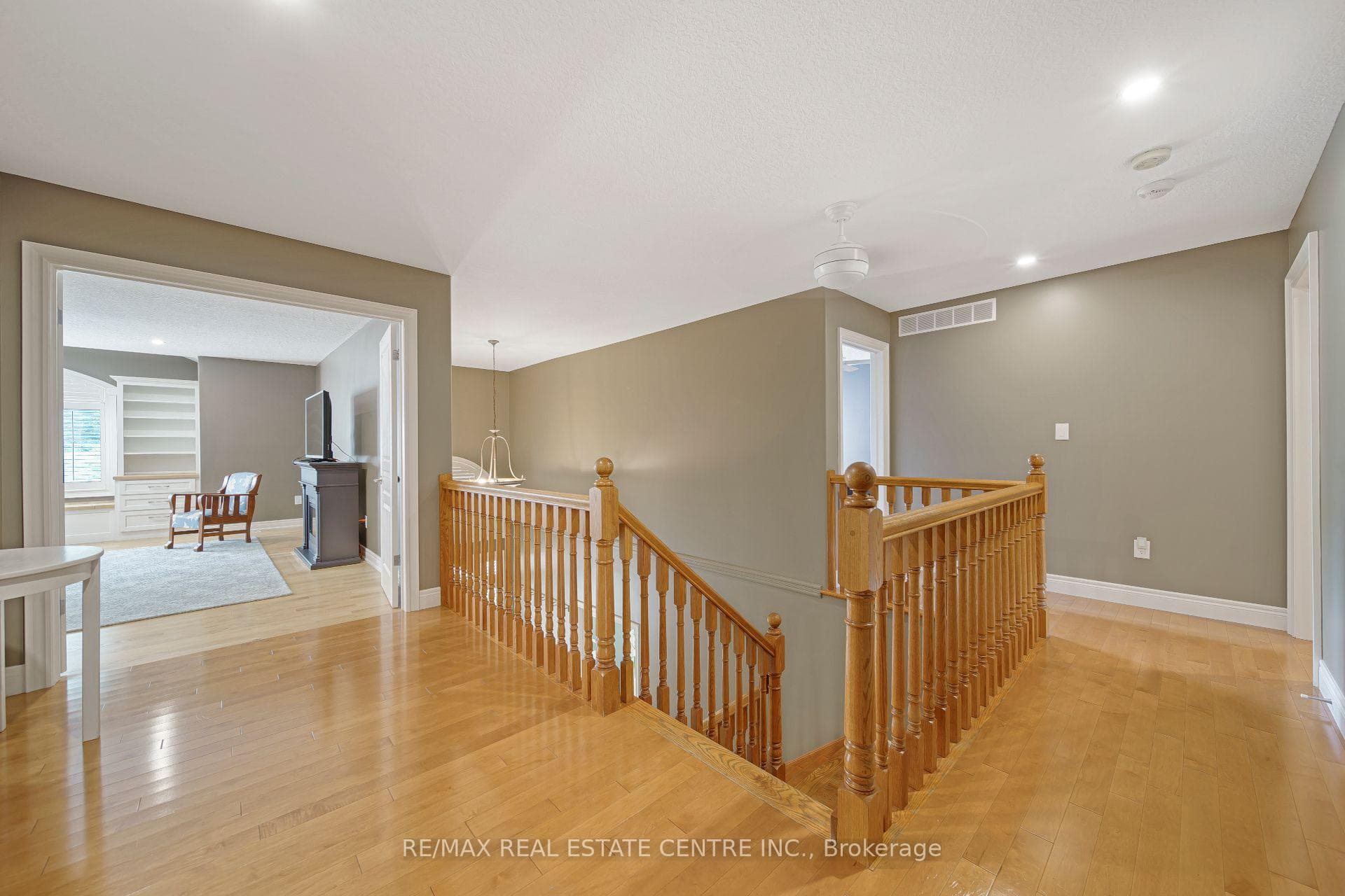 112 Dirksen Court photo 21