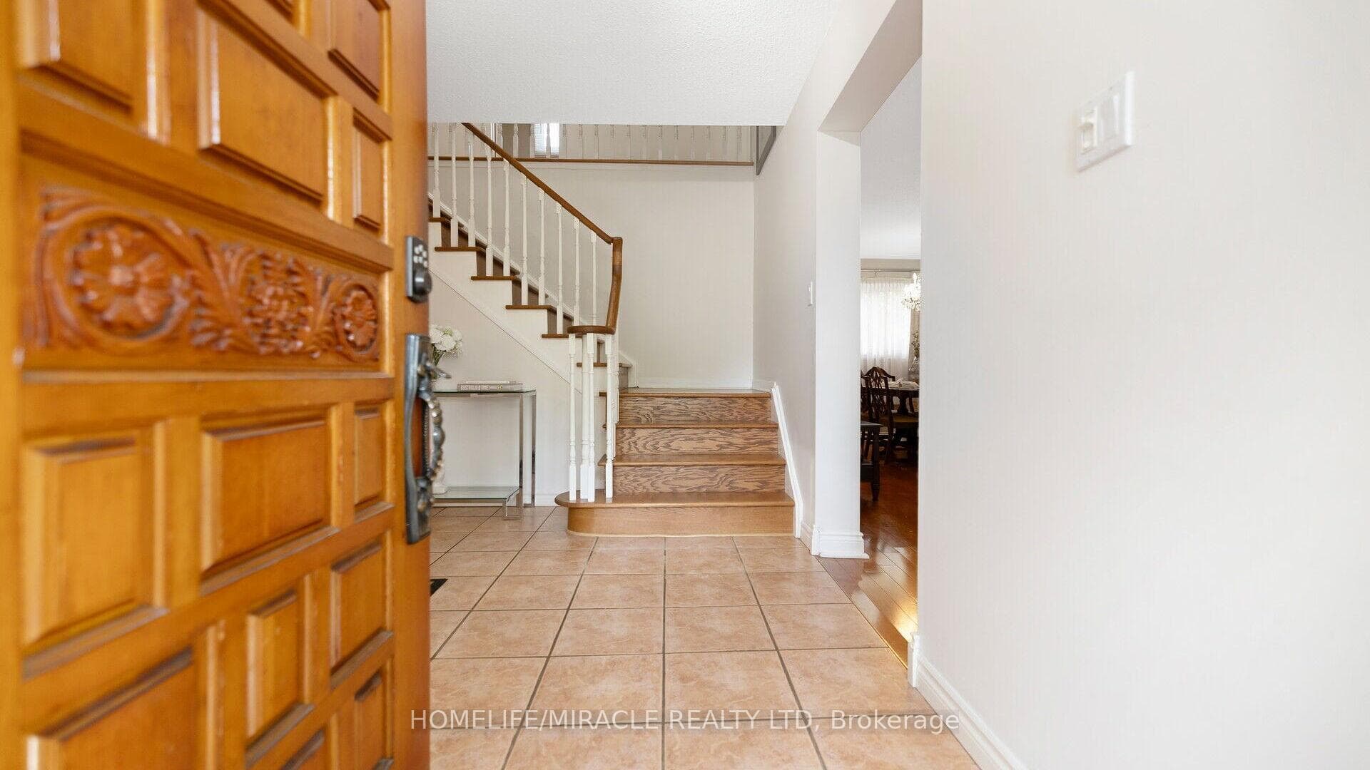 1720 Maple Ridge Drive photo 7