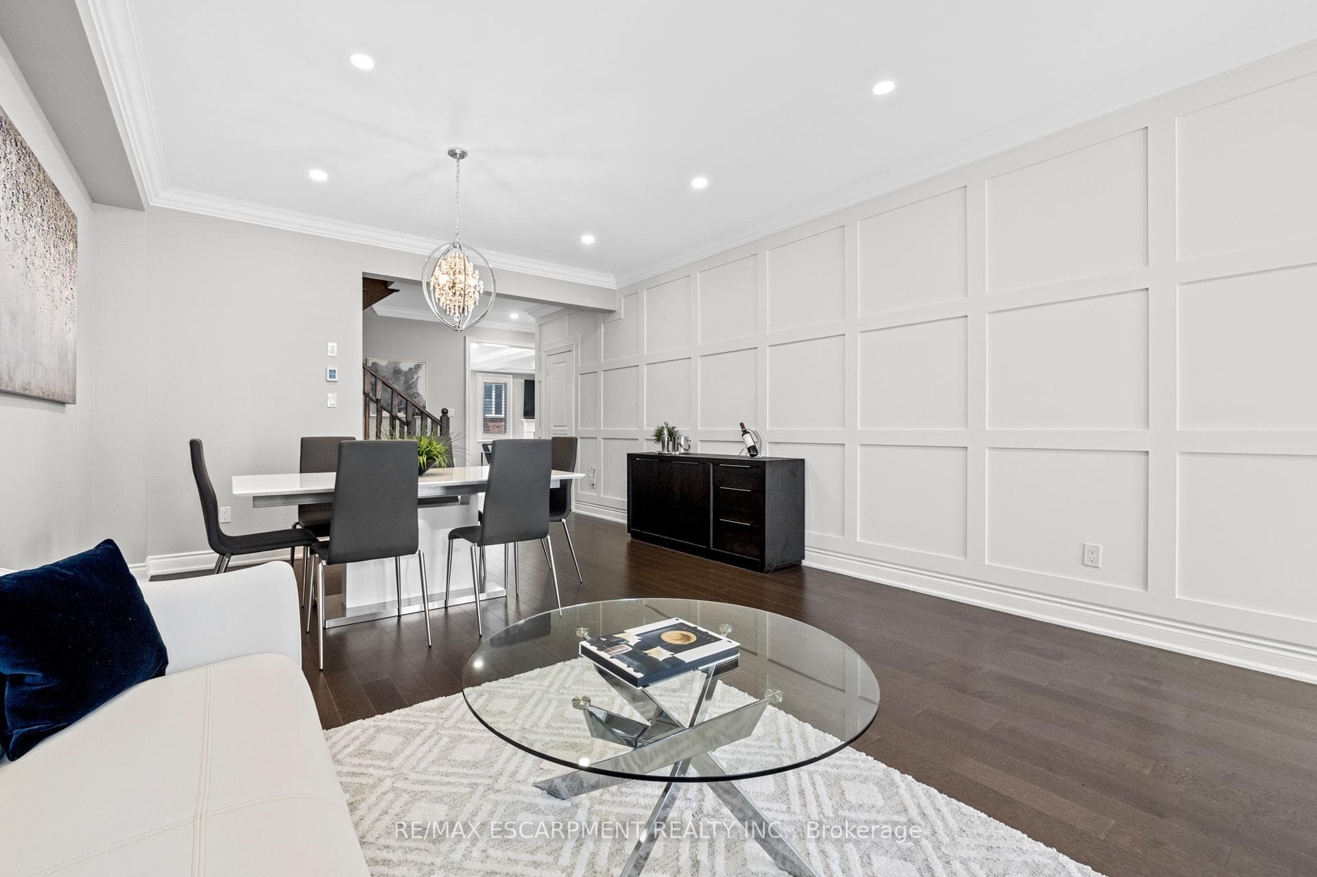107 Avanti Crescent photo 7
