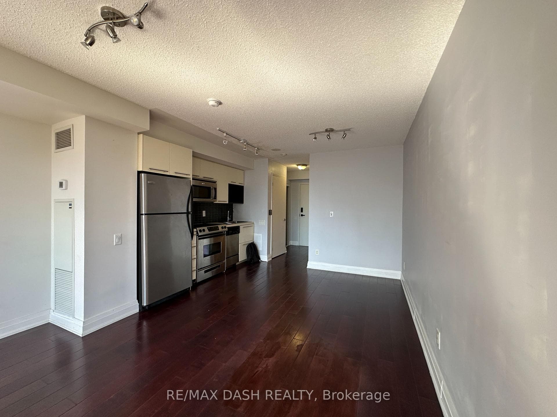21 Carlton Street Unit 1008 photo 14