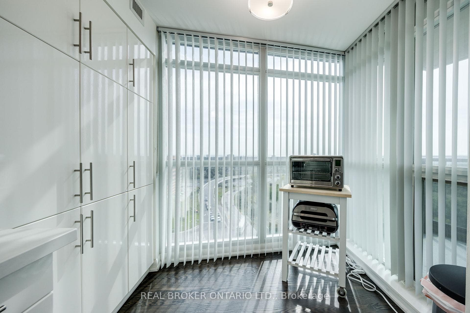 235 Sherway Gardens Road Unit 1504 photo 10