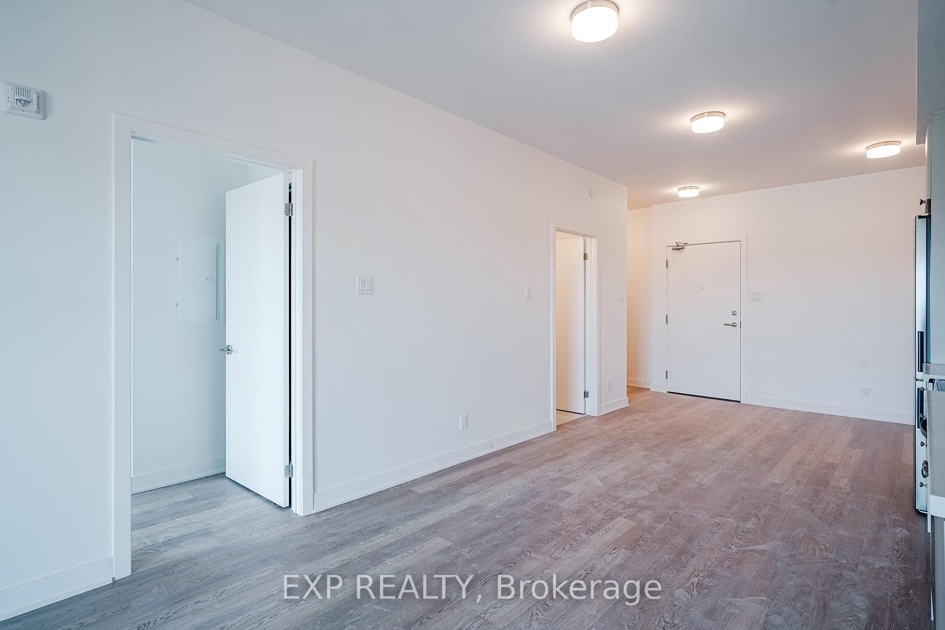 55 Clarington Boulevard Unit 806 photo 37