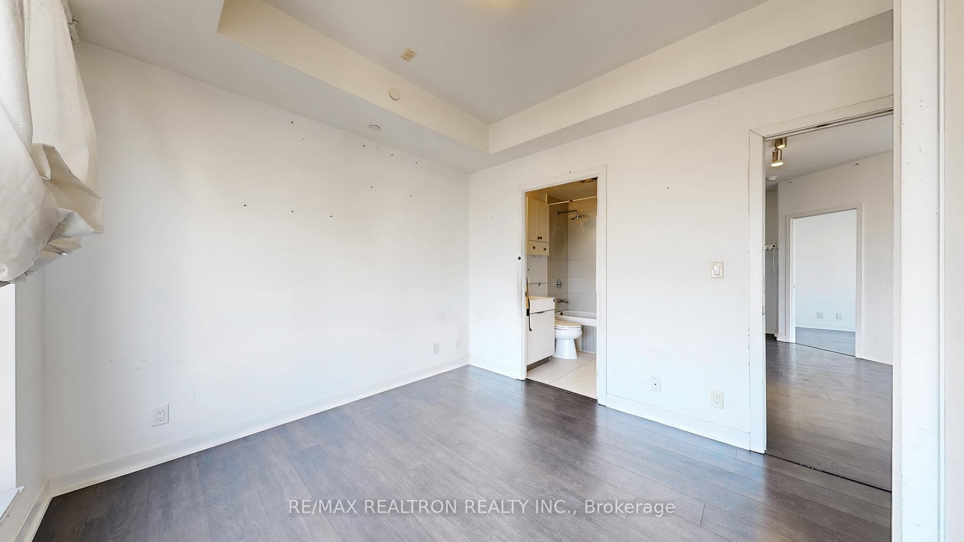 28 Avondale Avenue Unit 1102 photo 17