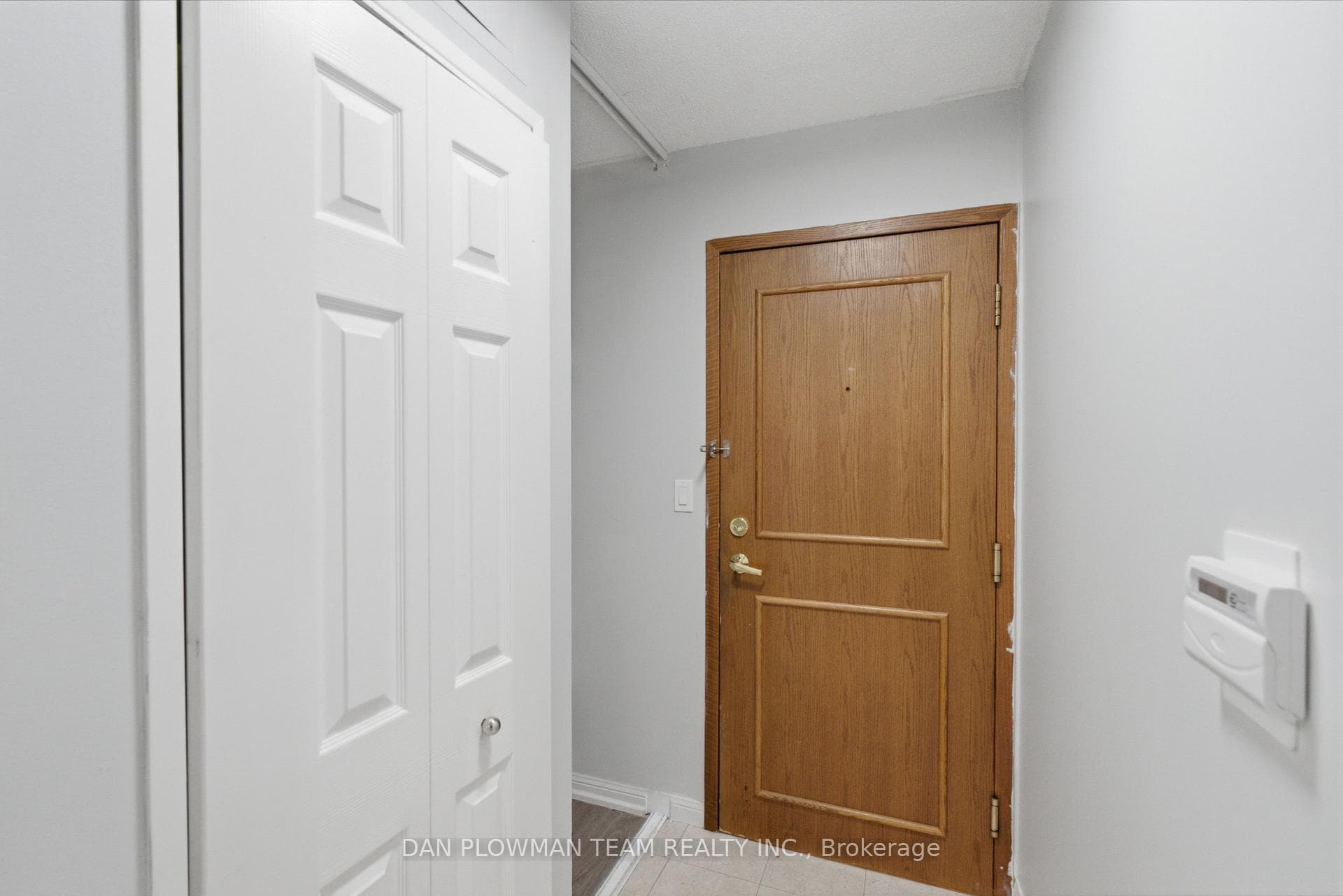 8 Lee Centre Drive Unit 913 photo 4