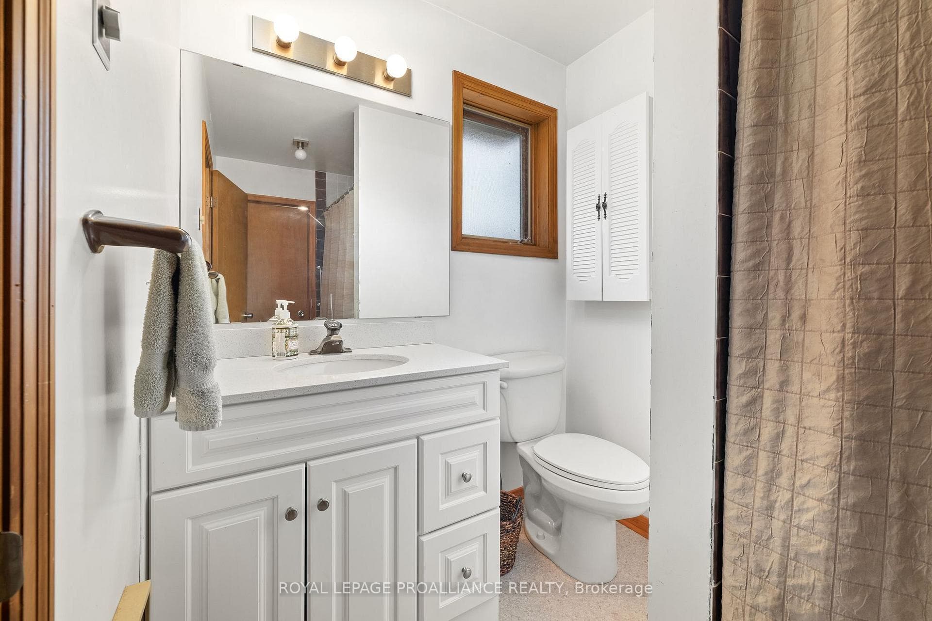 245 Herchimer Avenue photo 25