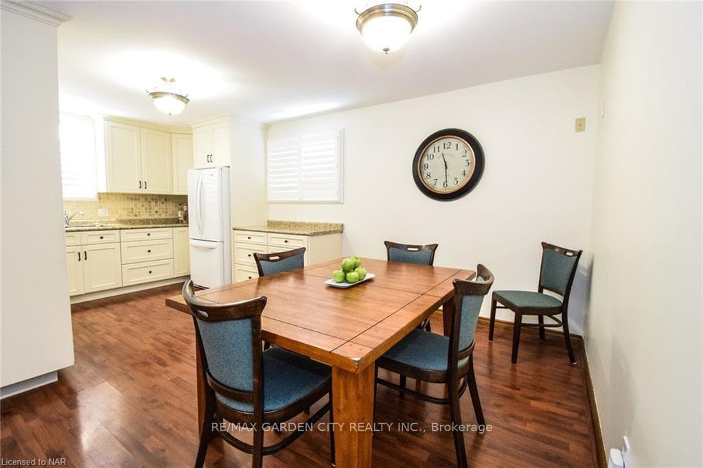 239 Leaside Drive photo 26