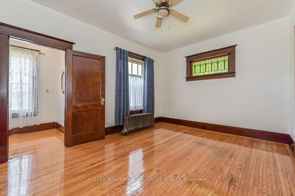 560 St David Street photo 10