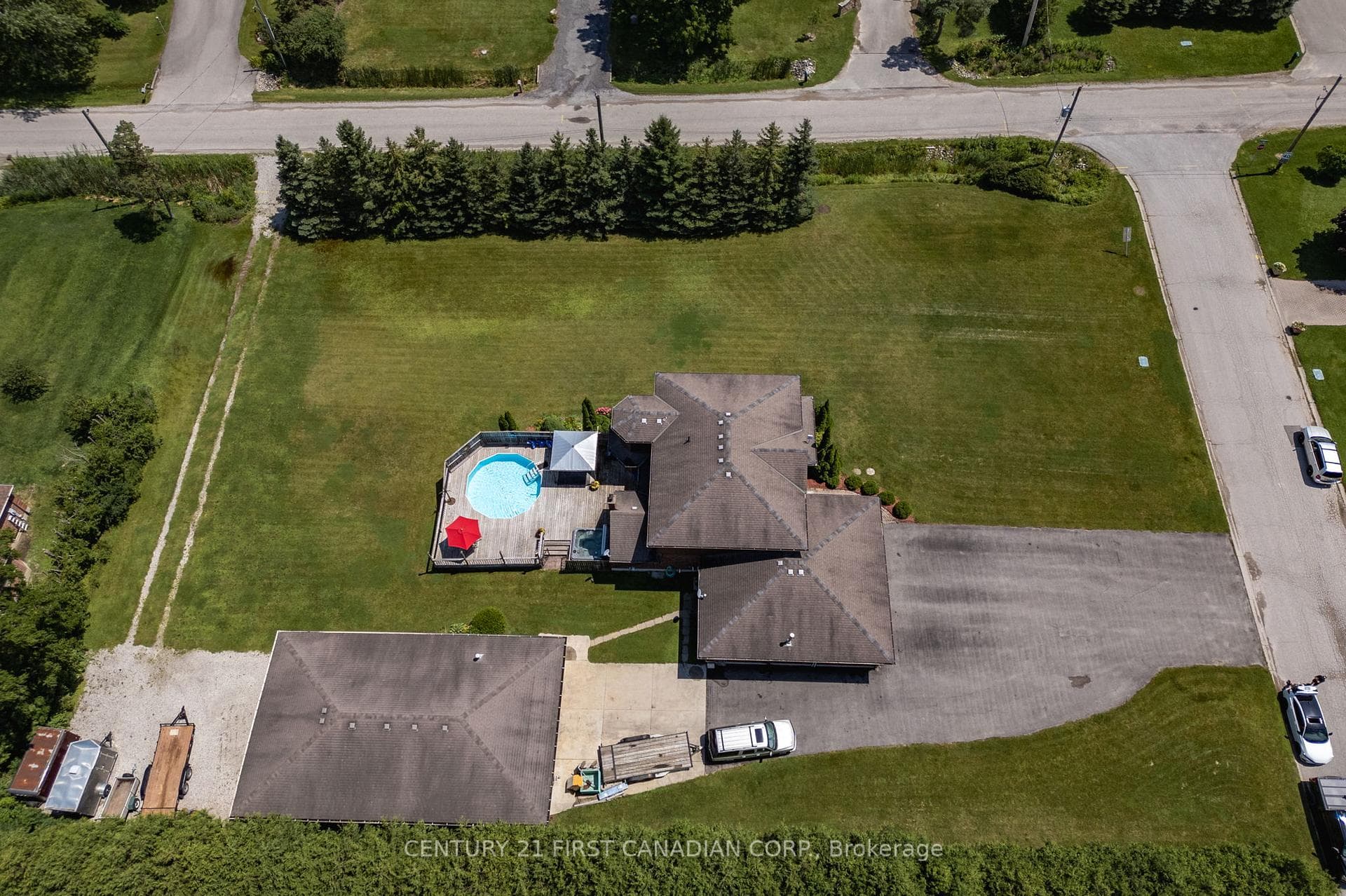 2578 Jenedere Court photo 4