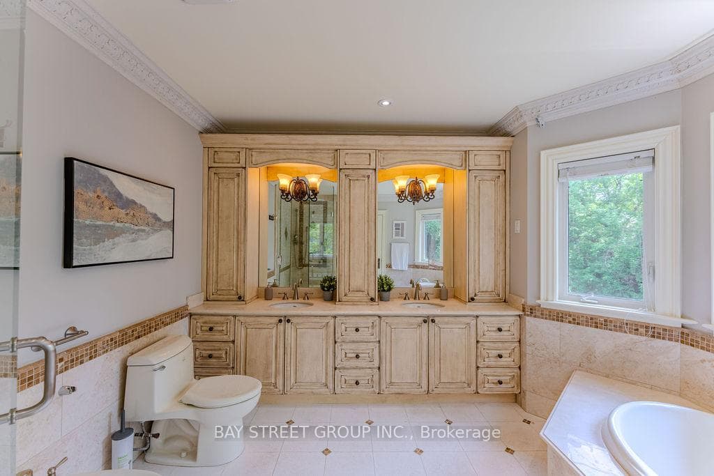 205 Greenfield Avenue photo 32