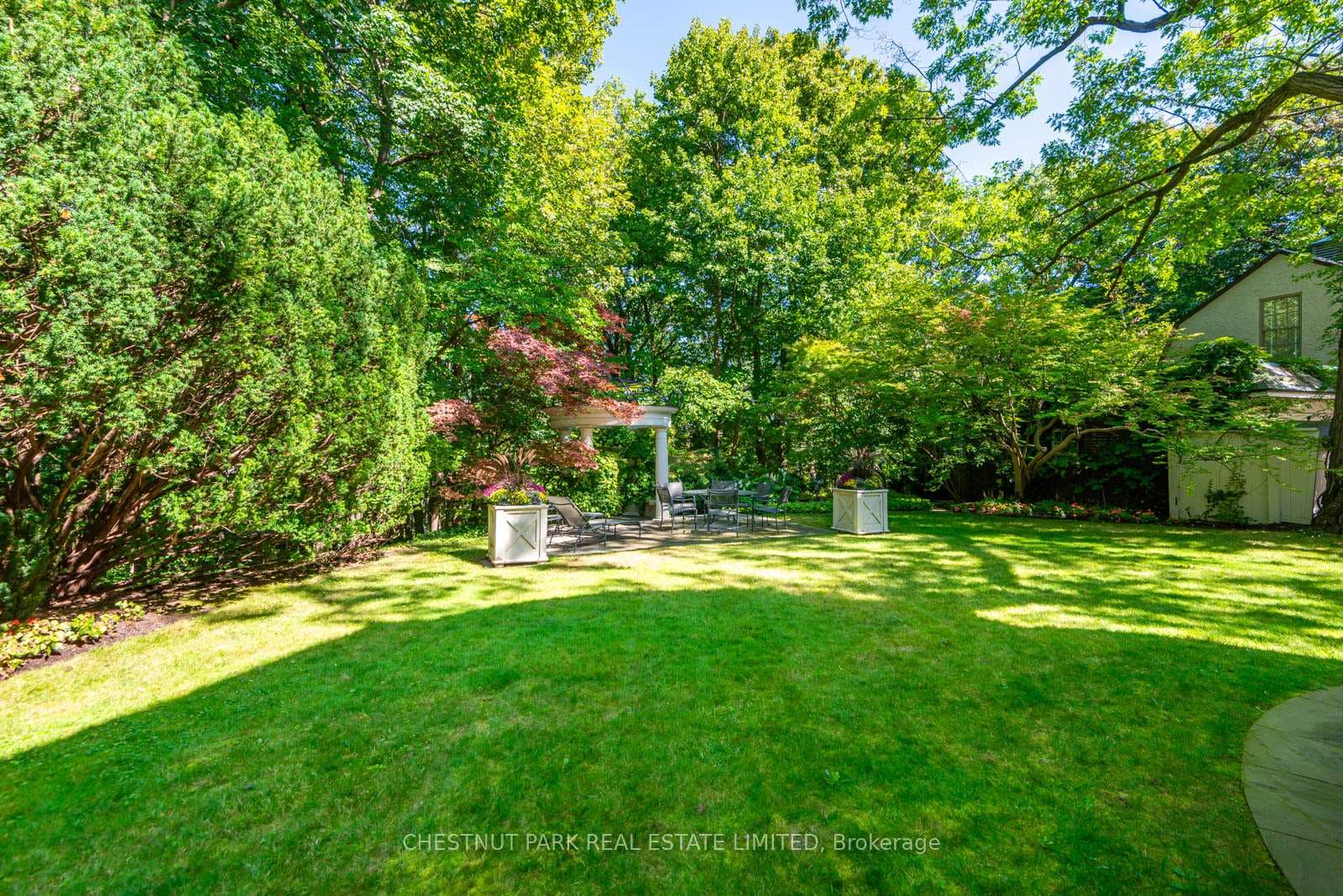 188 Roxborough Drive photo 31