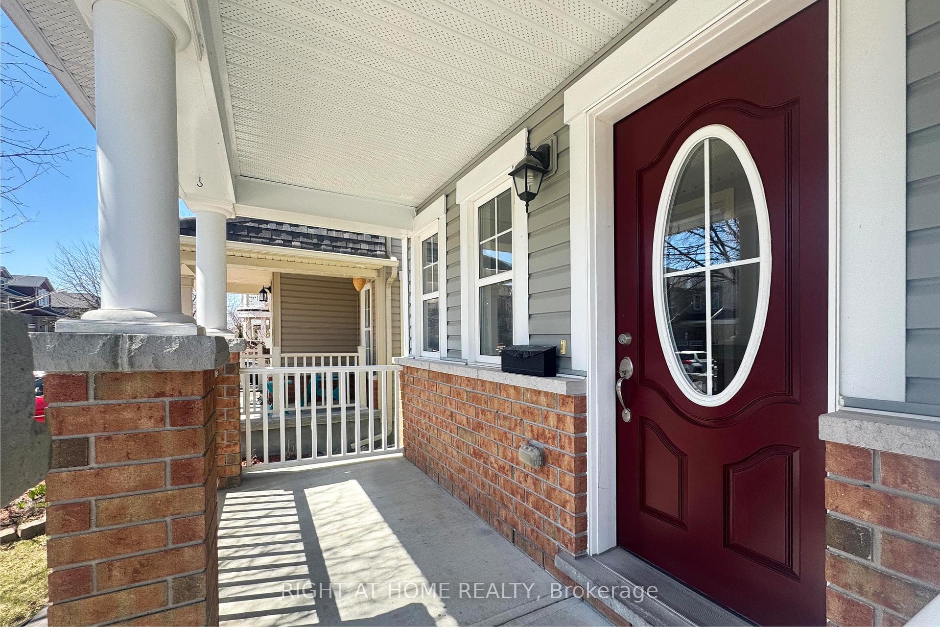 348 GALLANTRY Way photo 2