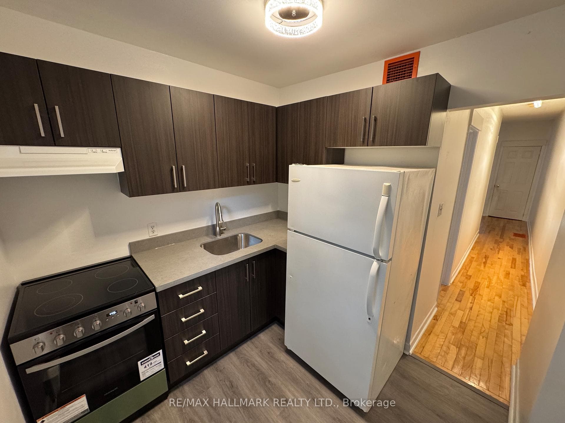 57 Hiawatha Avenue Unit Upper photo 3