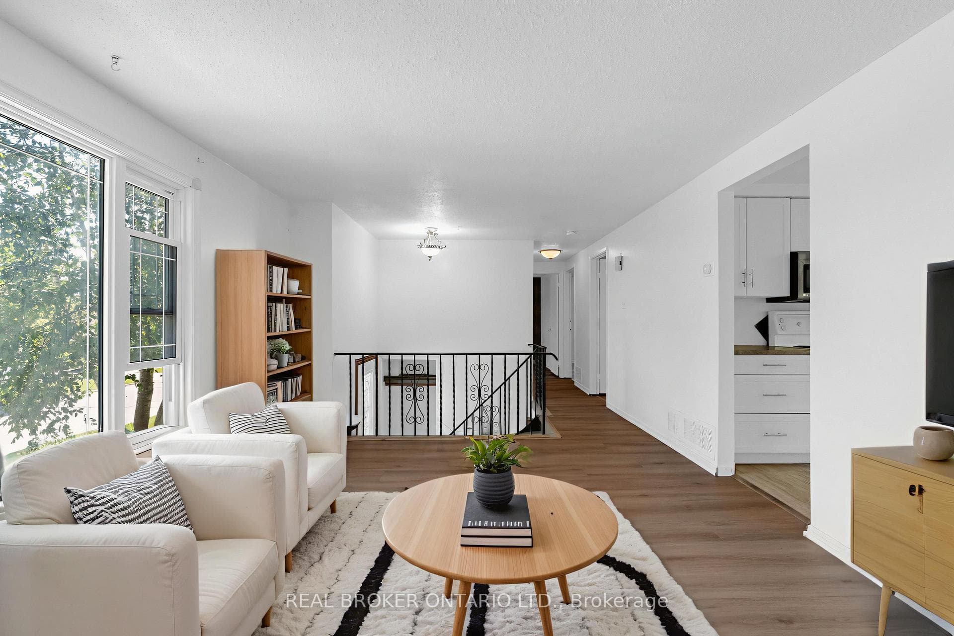 57 Bernick Drive photo 2