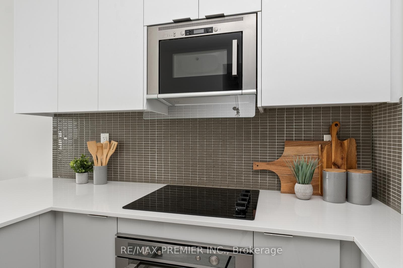 2916 Highway 7 Road Unit 2010 photo 7