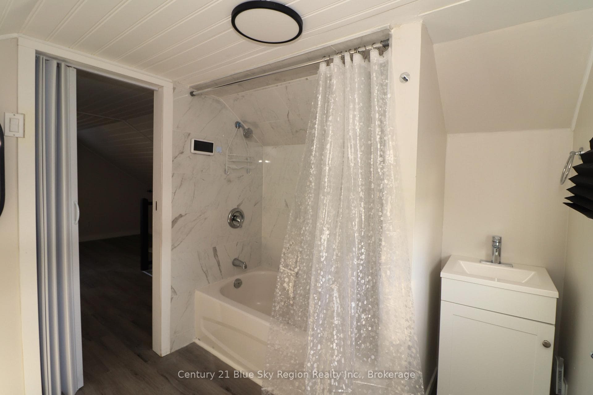 188 Lee Avenue photo 43