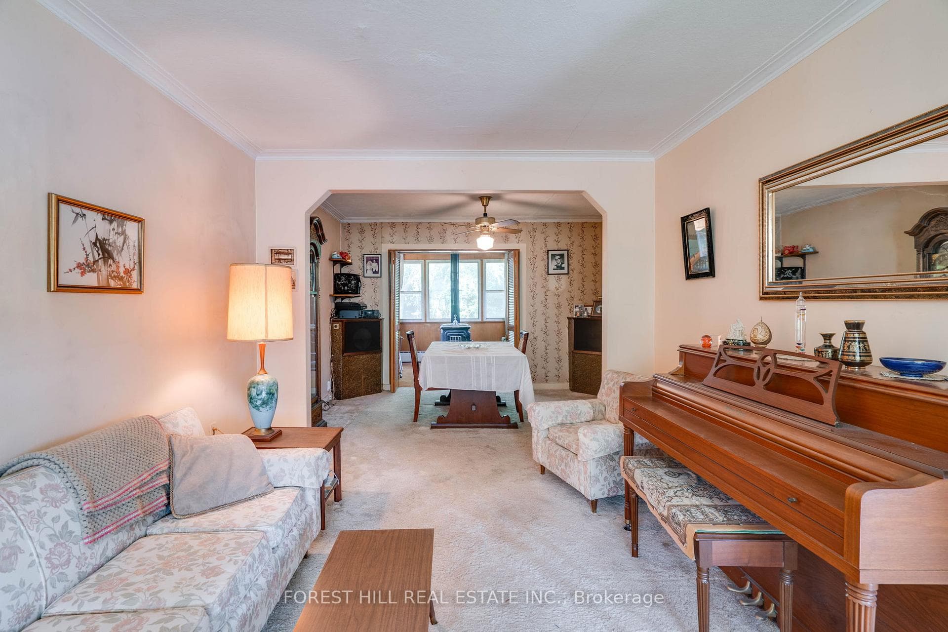 154 Glen Albert Drive photo 7