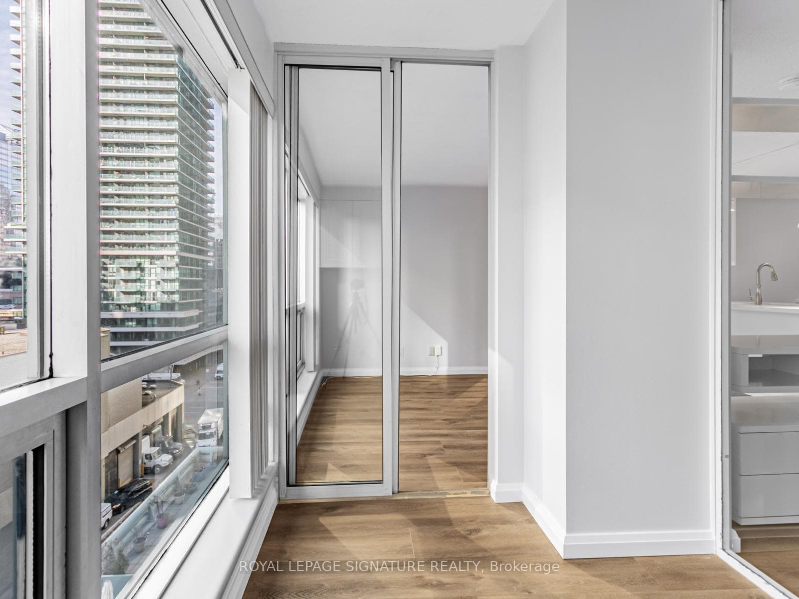 10 Queens Quay Unit 709 photo 23
