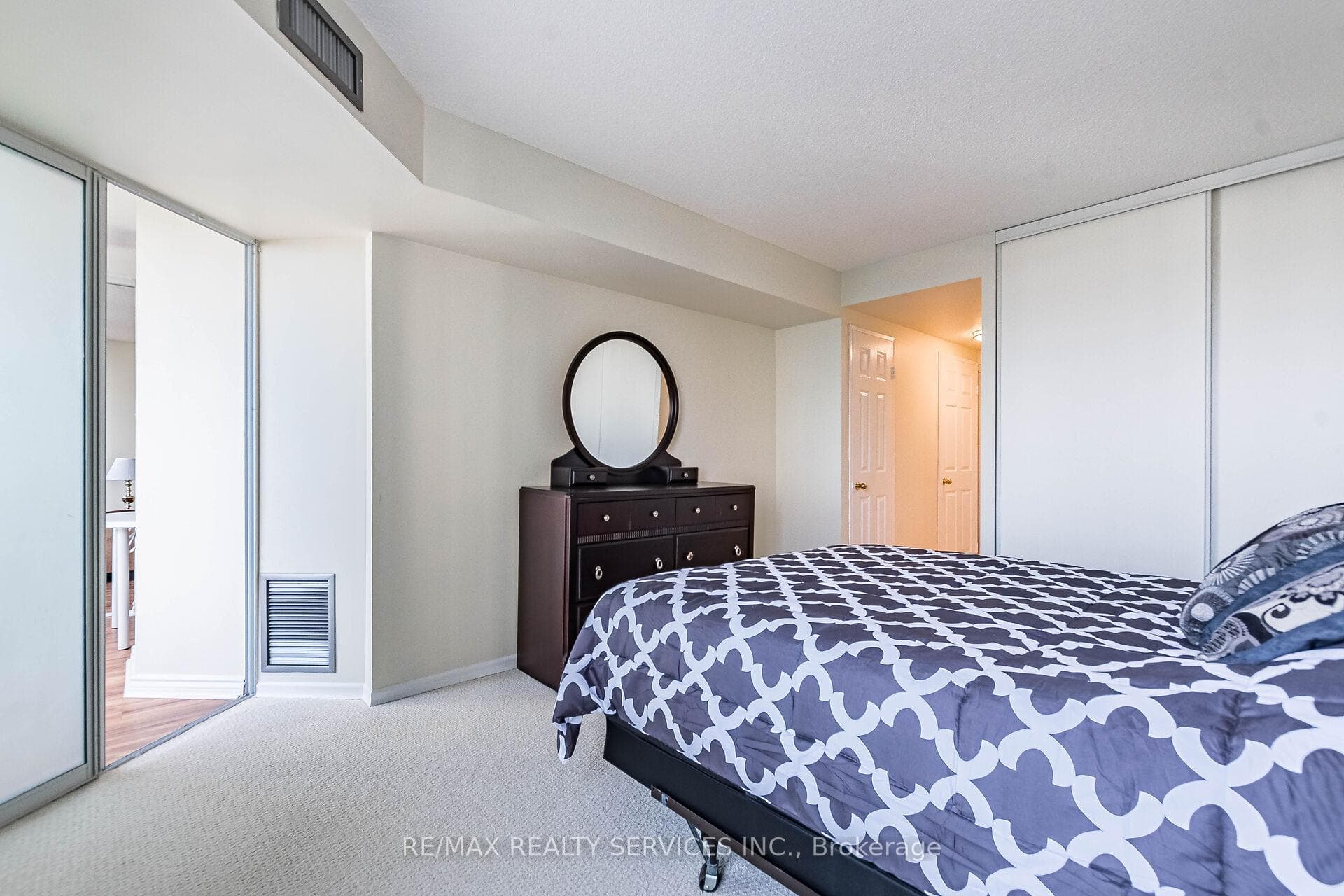 4460 Tucana Court Unit 802 photo 20
