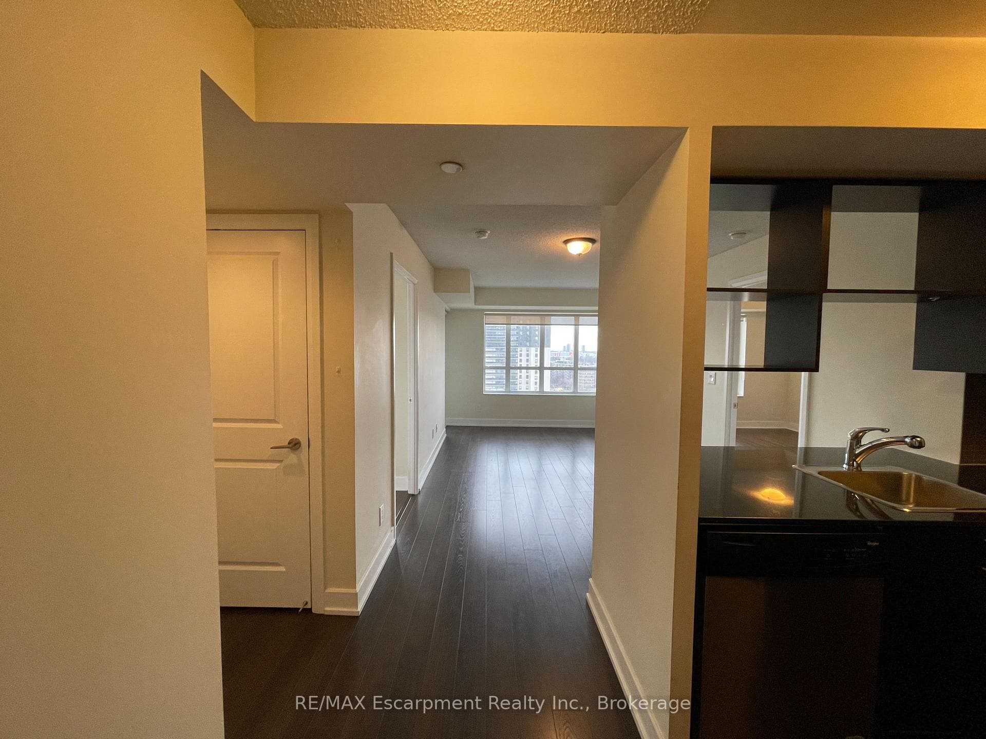 6 Eva Road Unit 907 photo 4