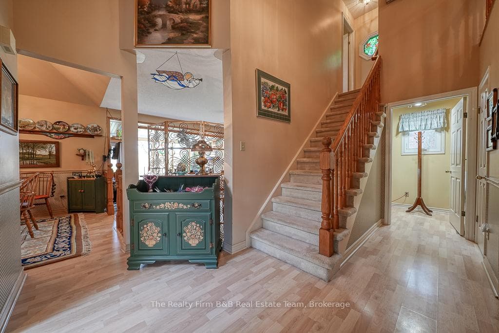 659 Springbank Avenue photo 7