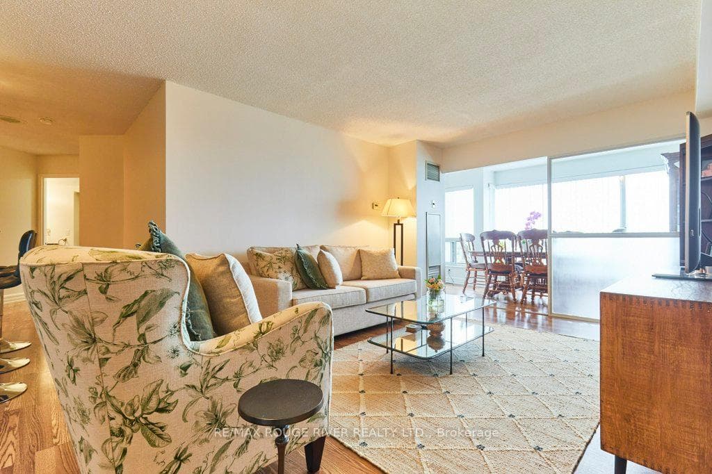 712 Rossland Road Unit 1111 photo 15