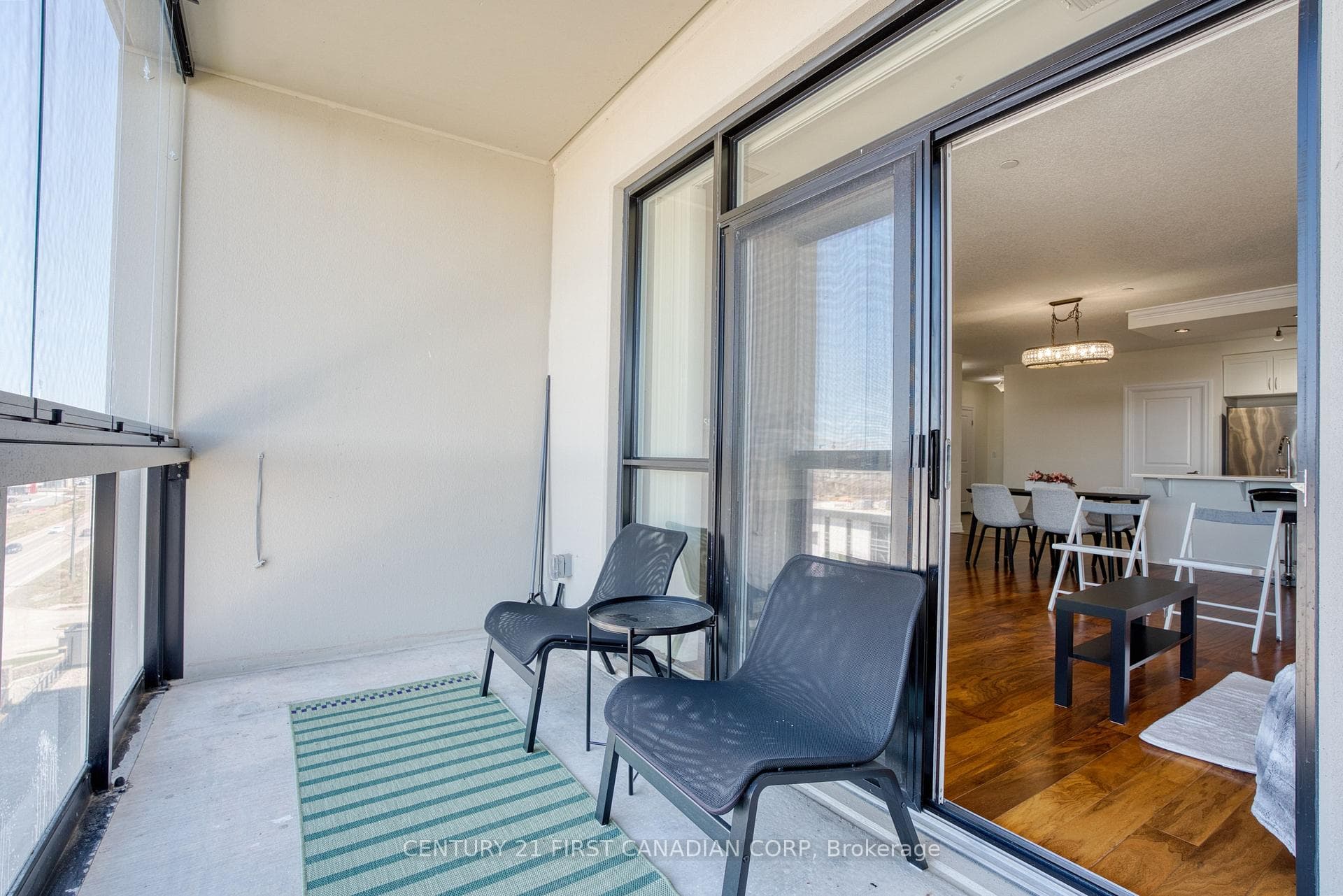 240 Villagewalk Boulevard Unit 812 photo 26