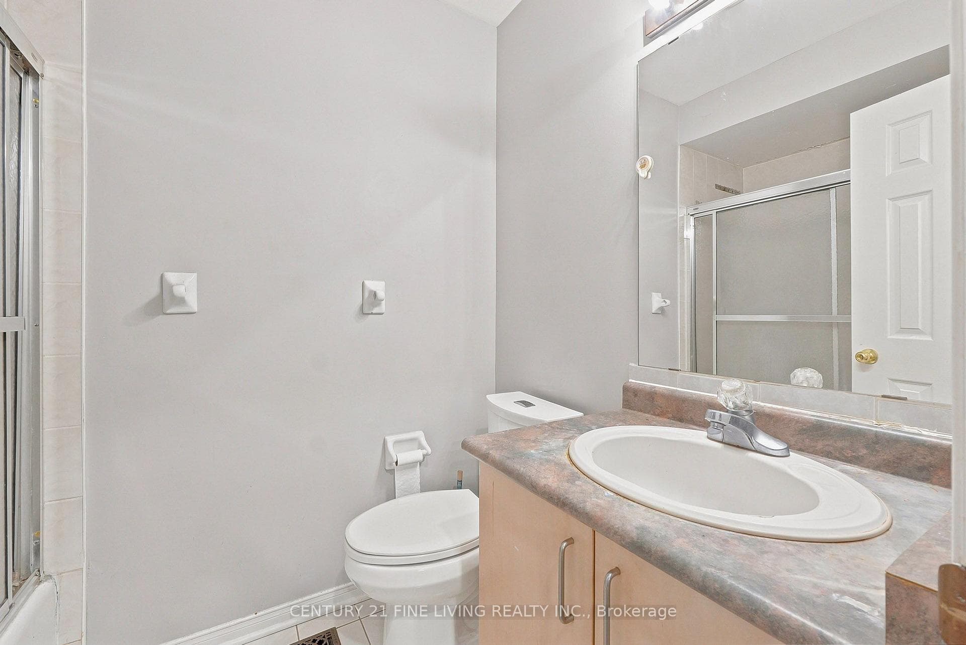 40 Hollowgrove Boulevard photo 22