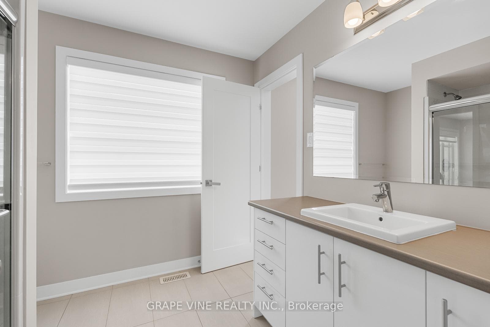 721 Carnelian Crescent photo 26