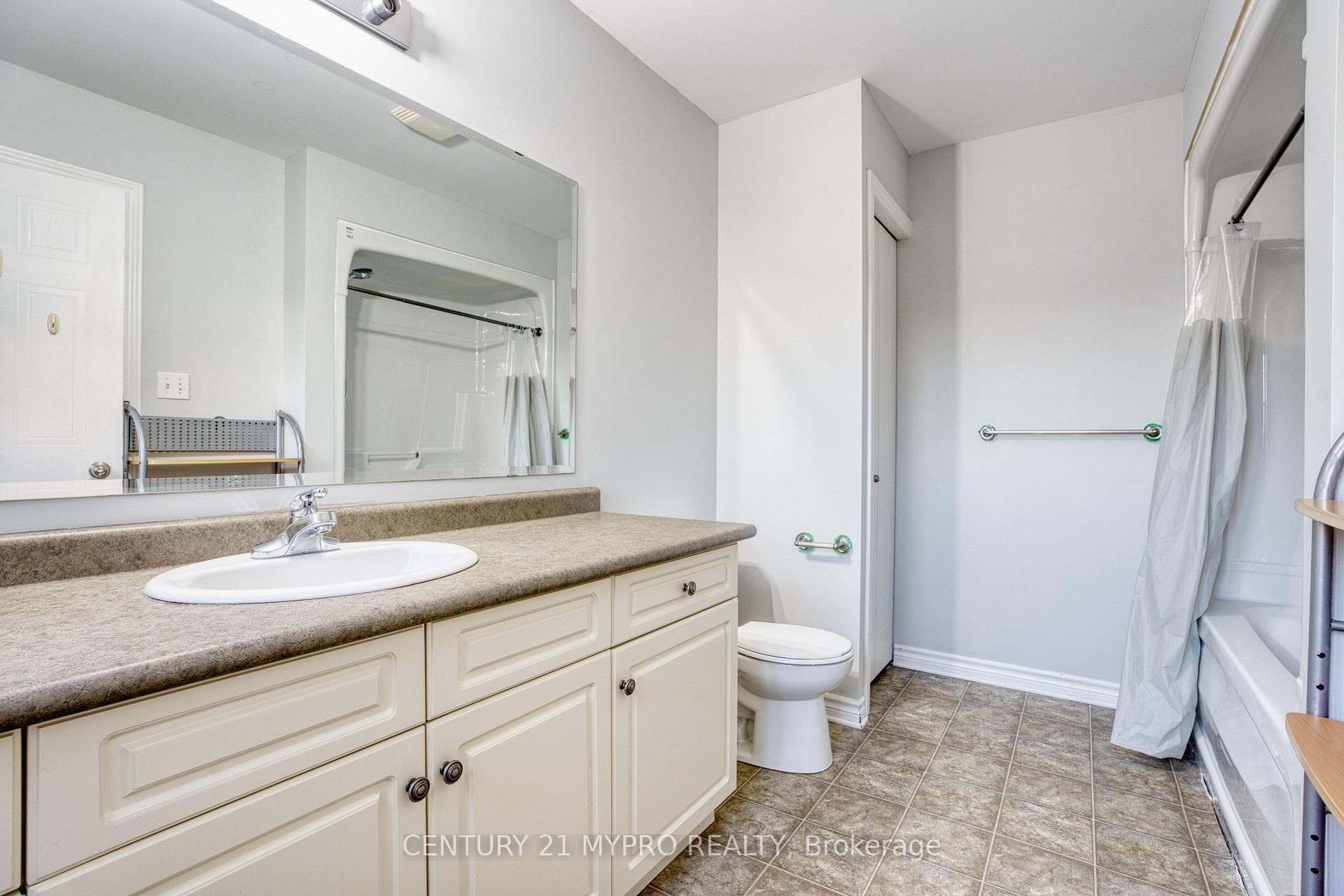 817 Capulet Lane photo 21