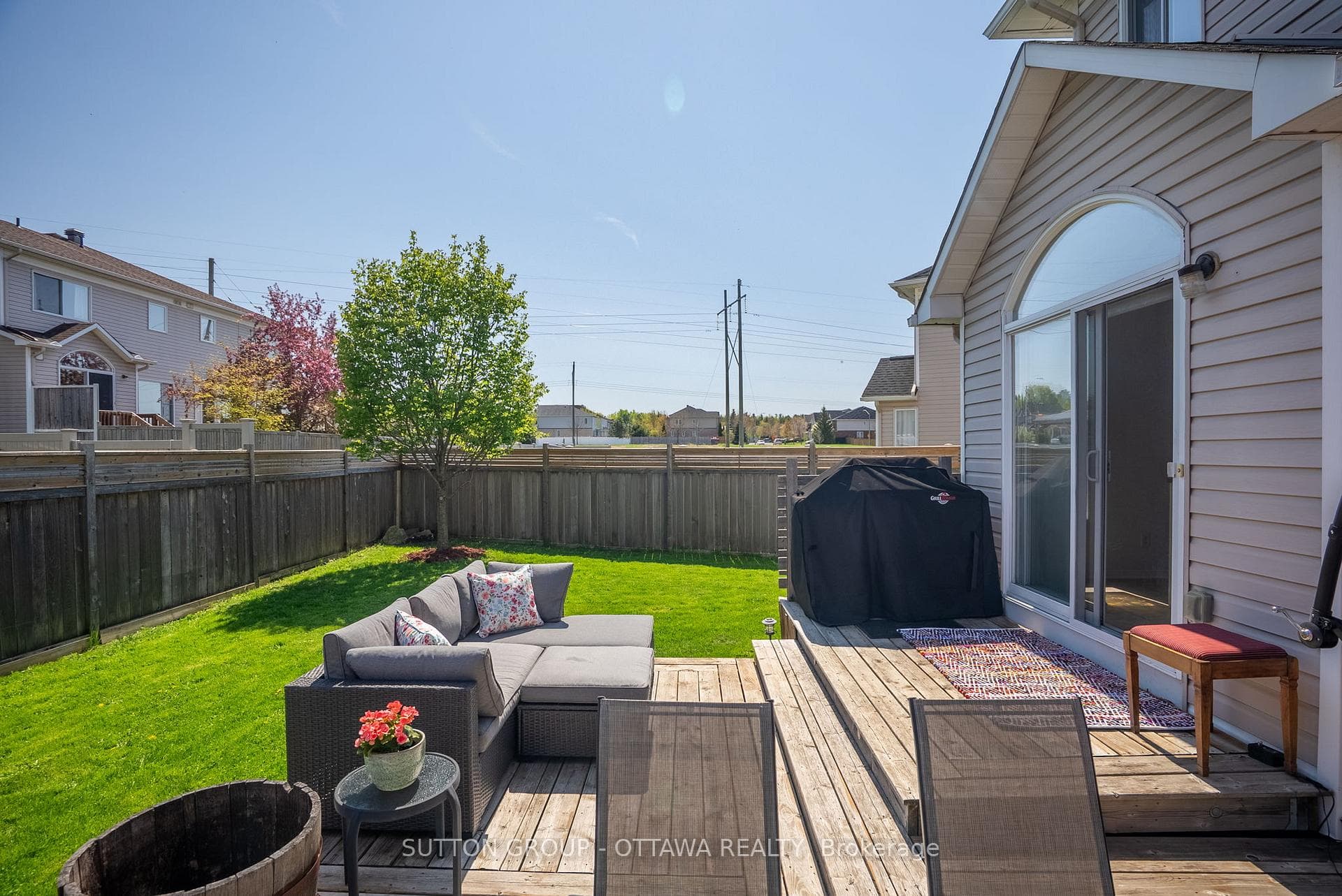 75 SCAMPTON Drive photo 20