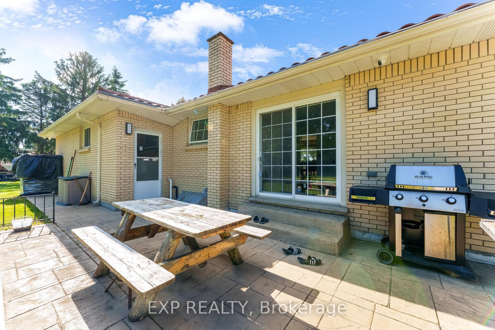 2047 Hamilton Road photo 8