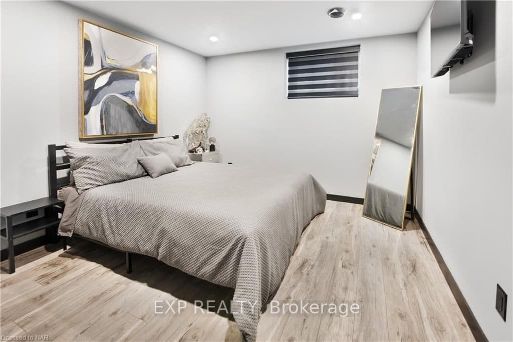 300 RICHMOND Street Unit 17 photo 40