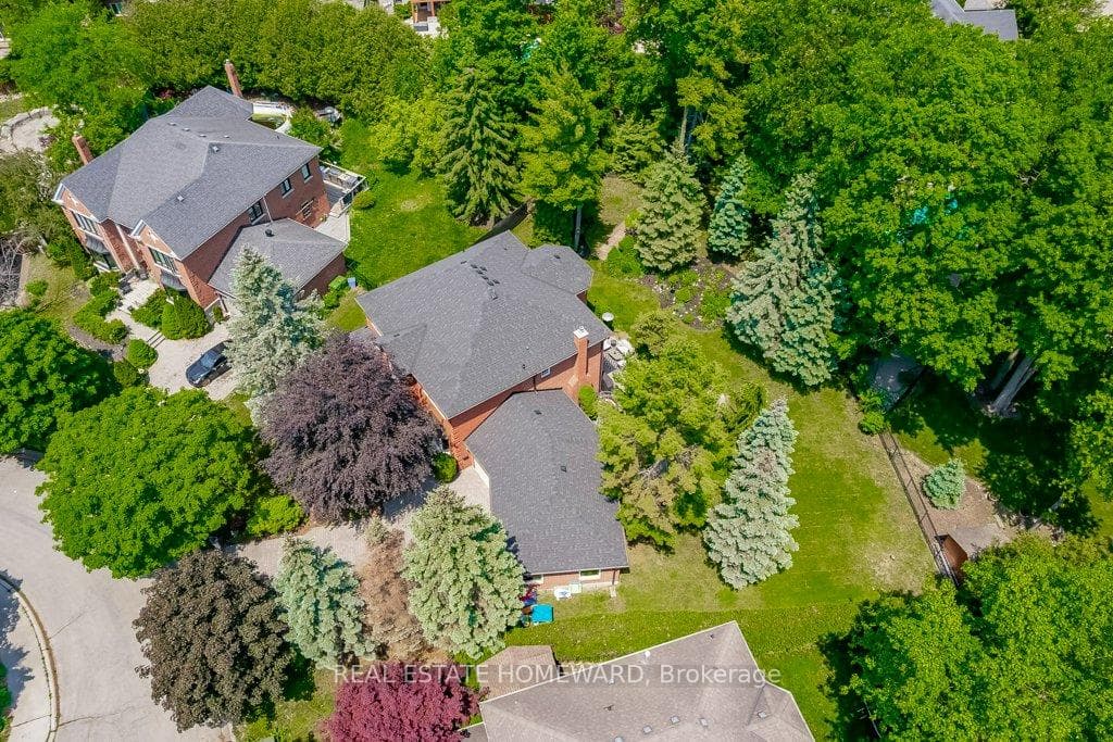 98 Woodview Drive photo 47