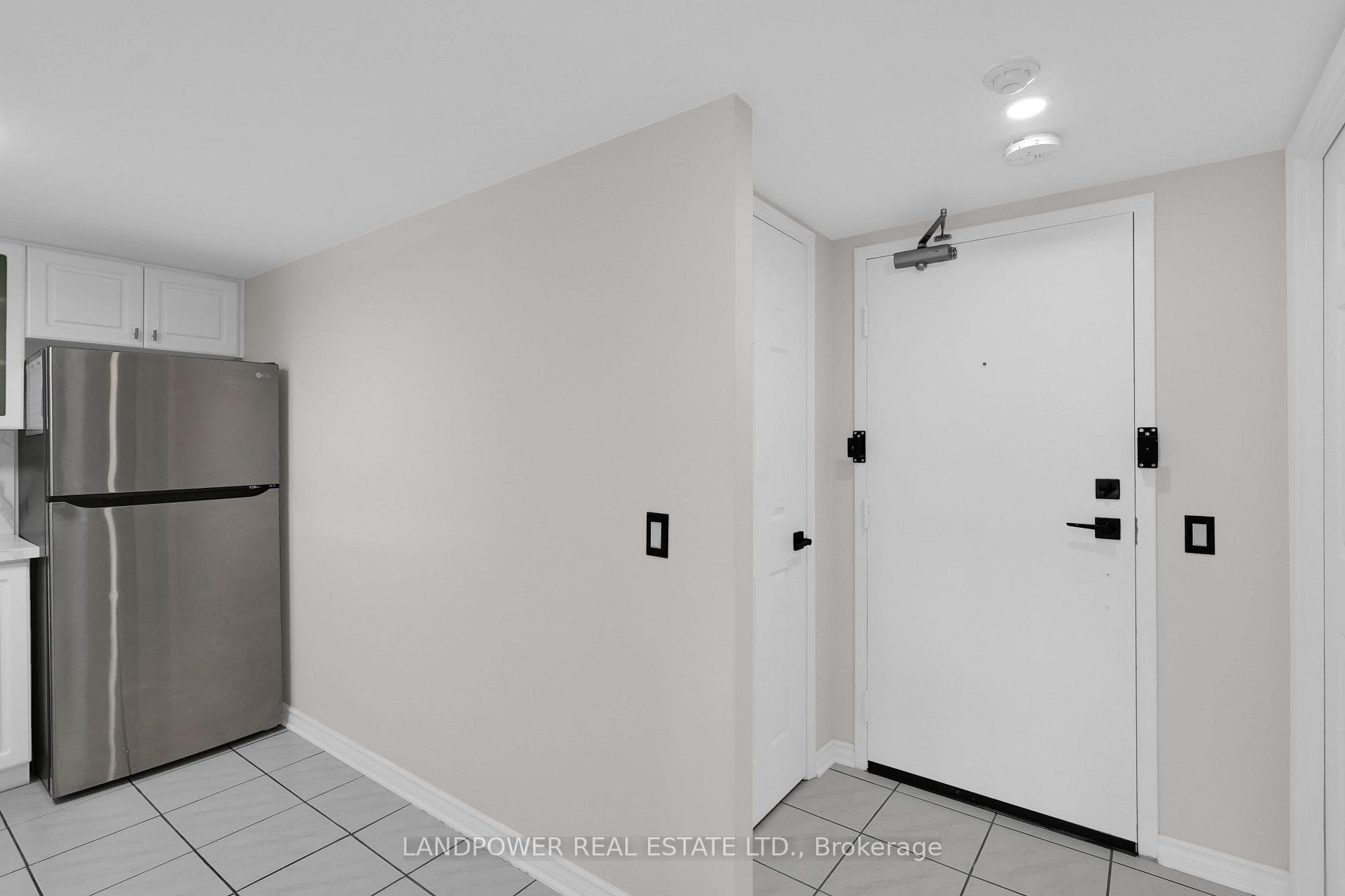 160 Wellington Street Unit 301 photo 49