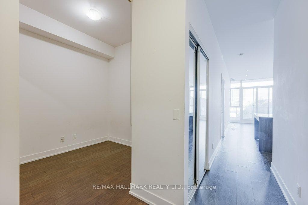 9471 Yonge Street Unit 346 photo 6