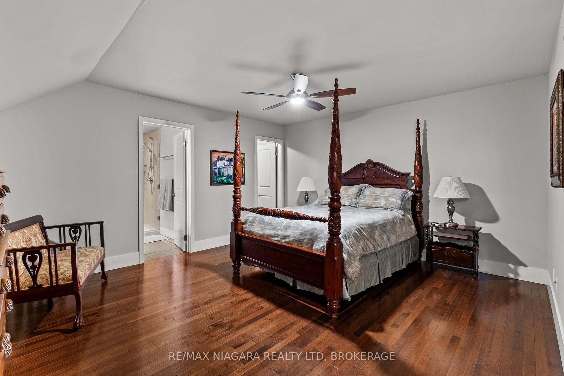 481 Victoria Street Unit 3 photo 29