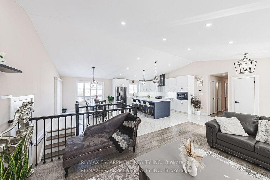 1796 Penny Lane photo 9