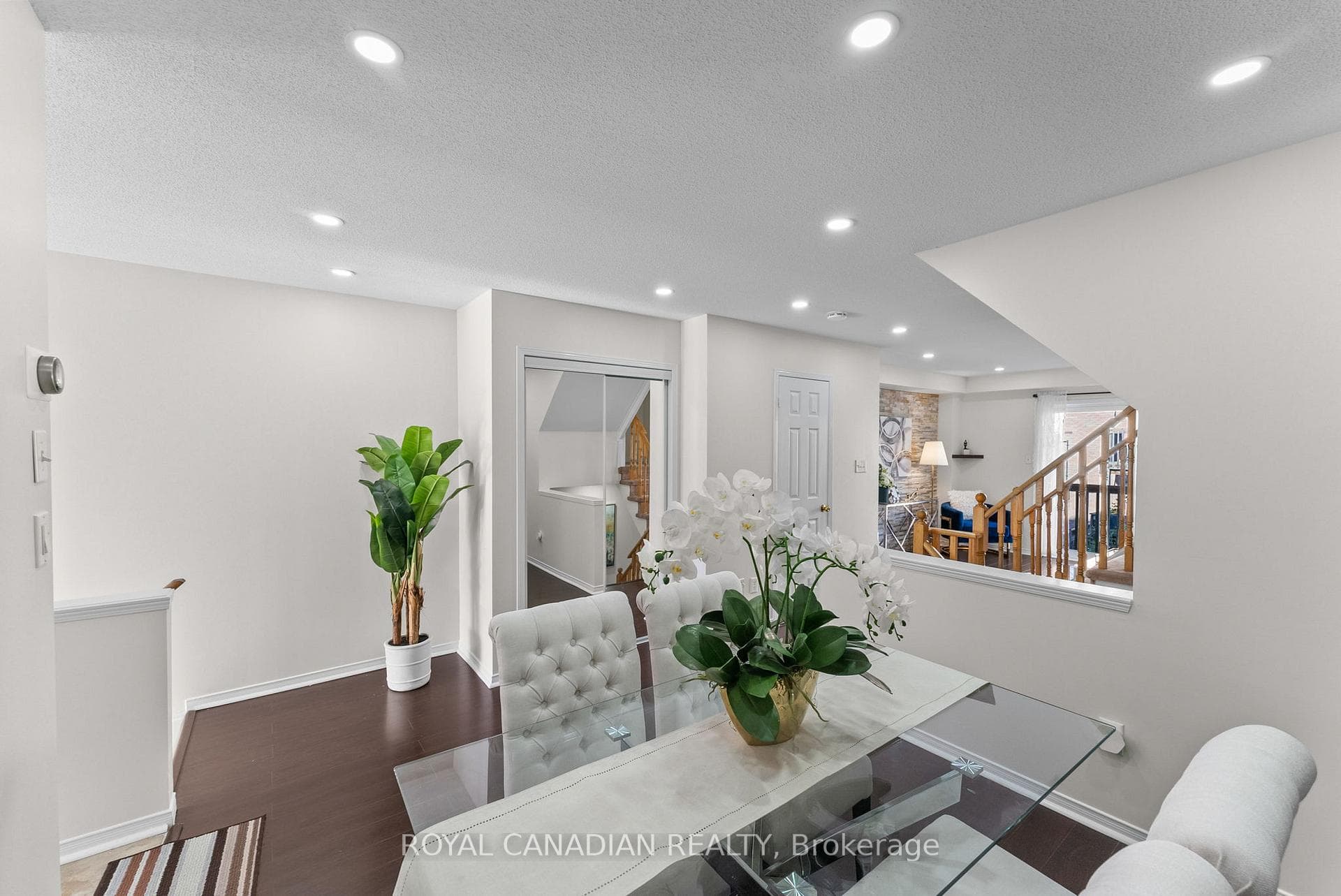 3240 Redpath Circle photo 23