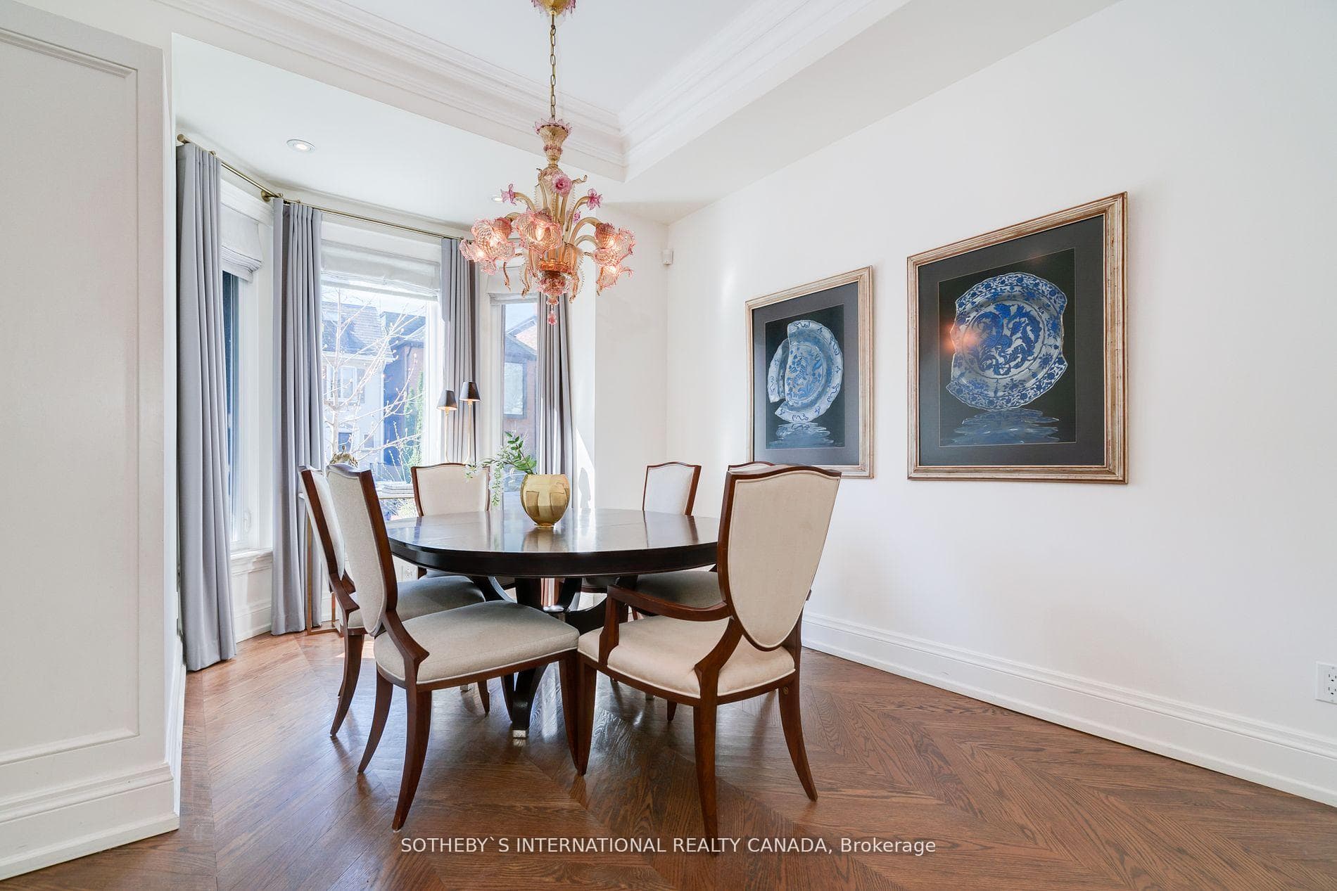 172 Macpherson Avenue photo 4