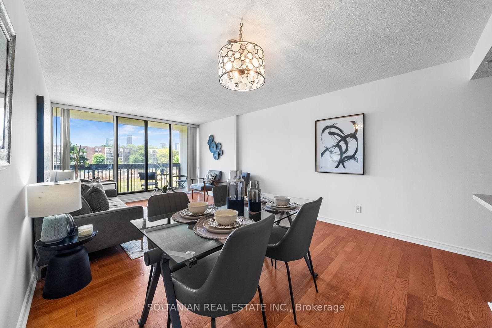 30 Fashion Rose Way Unit 303 photo 14