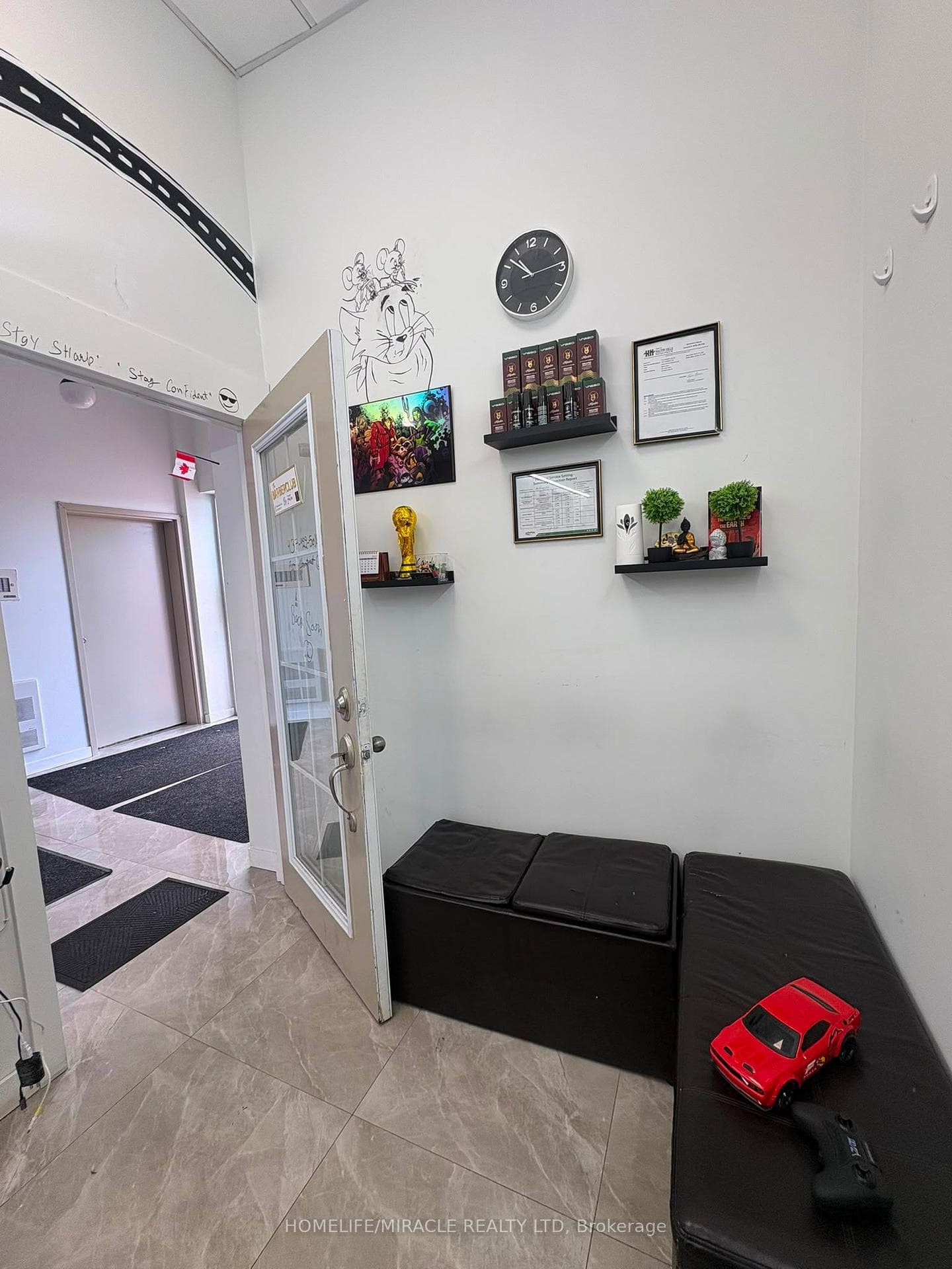 251 Guelph Street photo 5