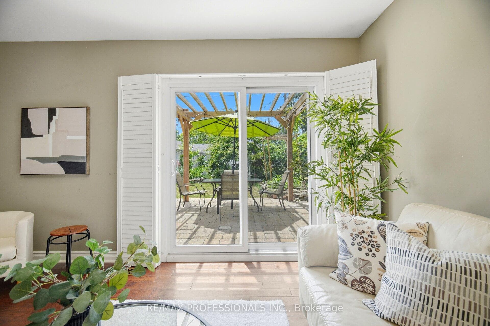 12 Thicket Road photo 41