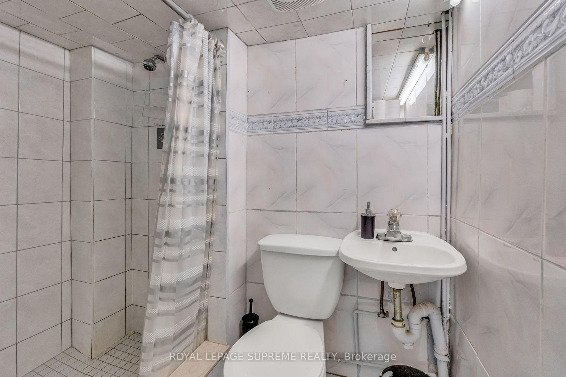 1837 Dufferin Street photo 34
