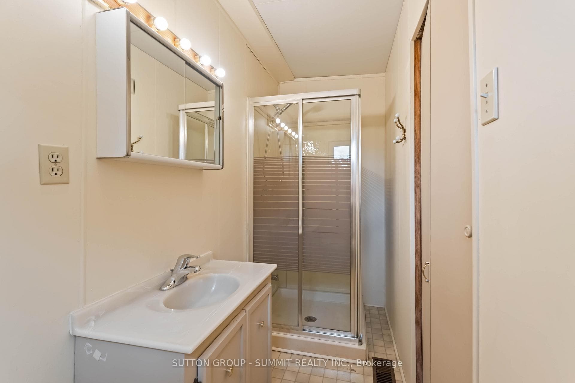 115 West 32nd Street photo 16