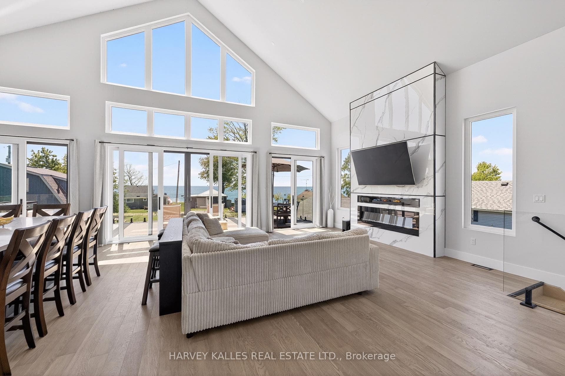 3184 Lakeshore Road photo 14