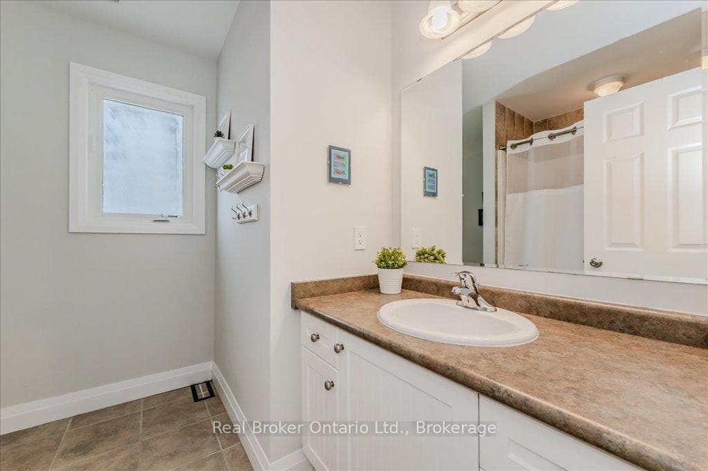 240 Westmeadow Drive Unit C14 photo 20