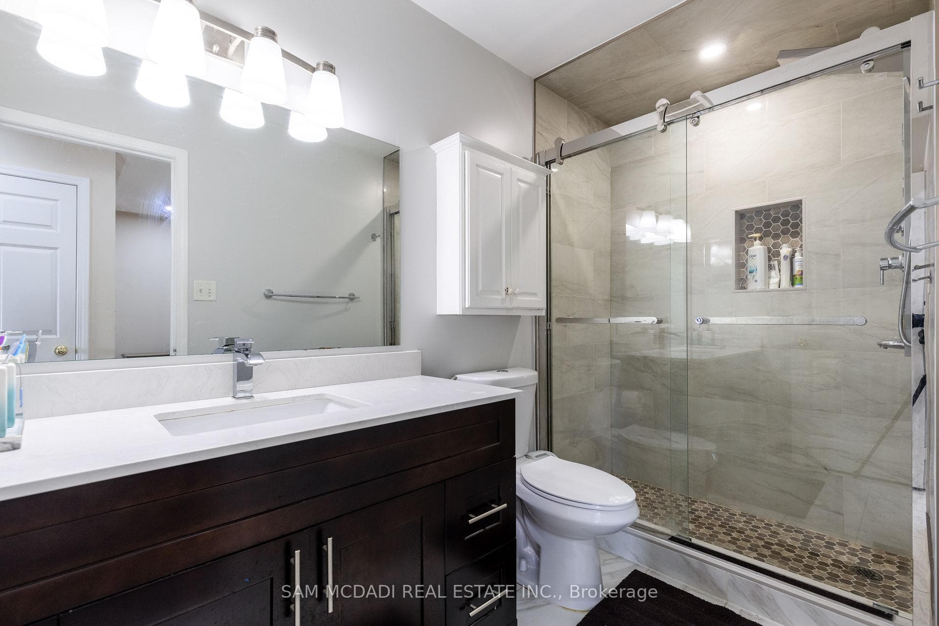 1421 Spring Garden Court photo 21