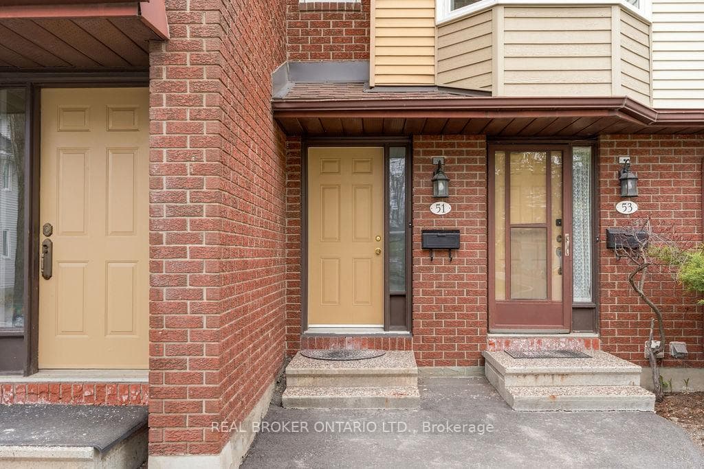 51 Haxby Private photo 3