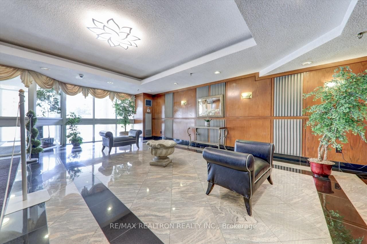 430 Mclevin Avenue Unit 1202 photo 4